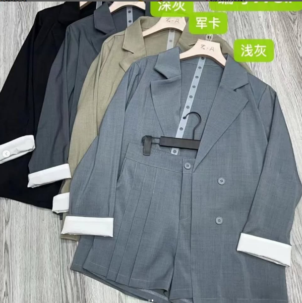 Двойка пиджак+шорты