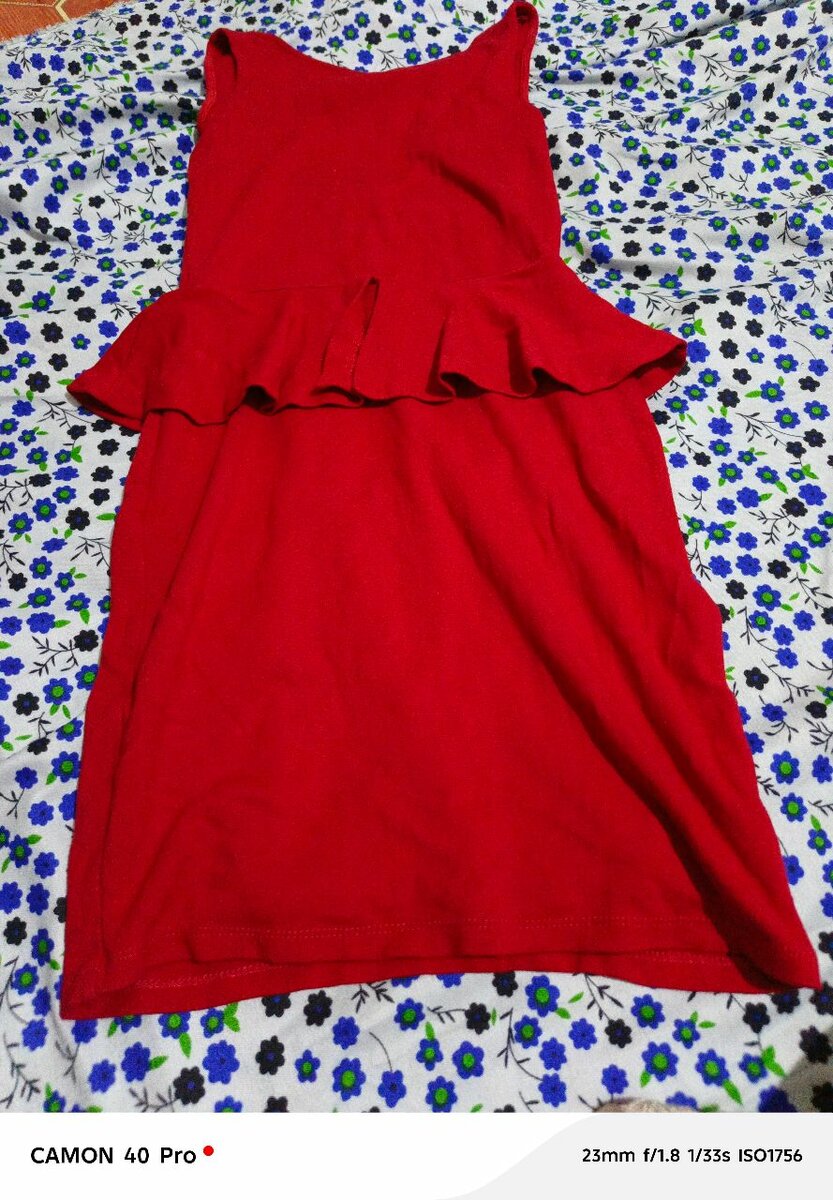 Robe rouge élégante femme