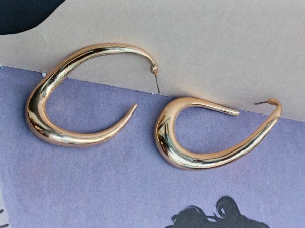 Boucles d'oreilles dorées élancées