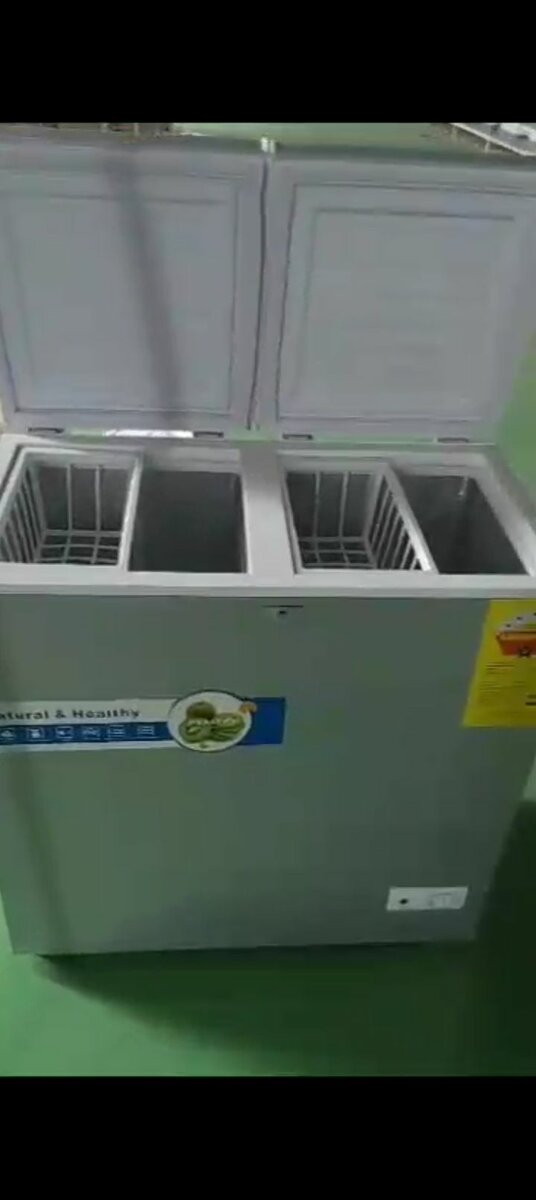 Bright cool double door chest freezer 150litres