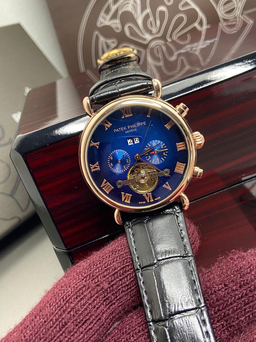 Elegant Patek Philippe Nautilus Watch For Gents