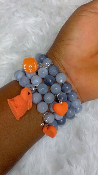 Bracelets en perles avec pendentifs