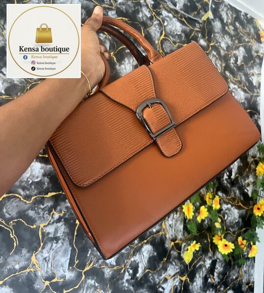 Sac à main élégant marron