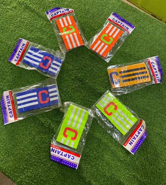 Brassards de capitaine colorés