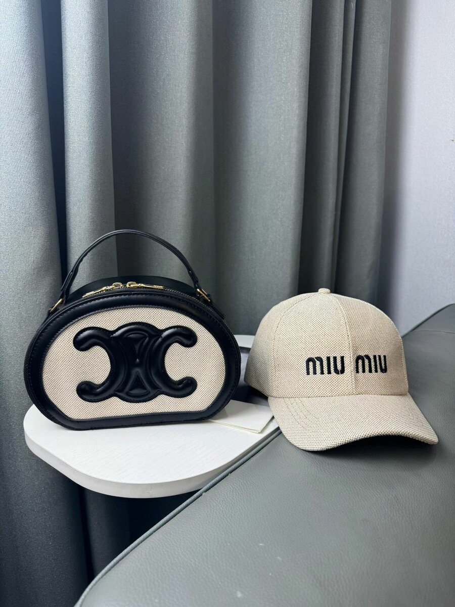 Sac et Casquette Miu Miu