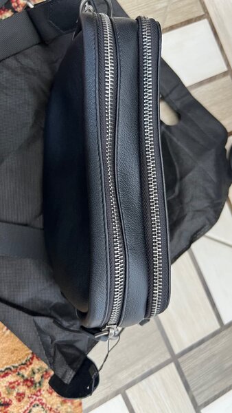 Продаю новый  барсетку