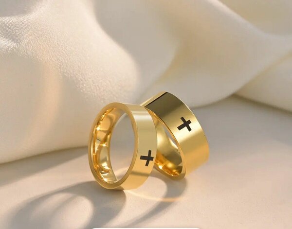 Bague avec croix