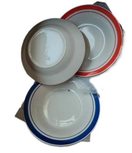 6 Assiettes cassable plats
