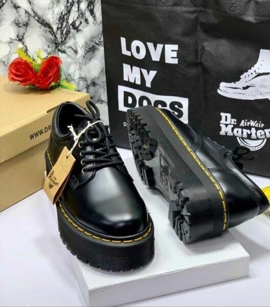 Chaussures Dr. Martens Noires