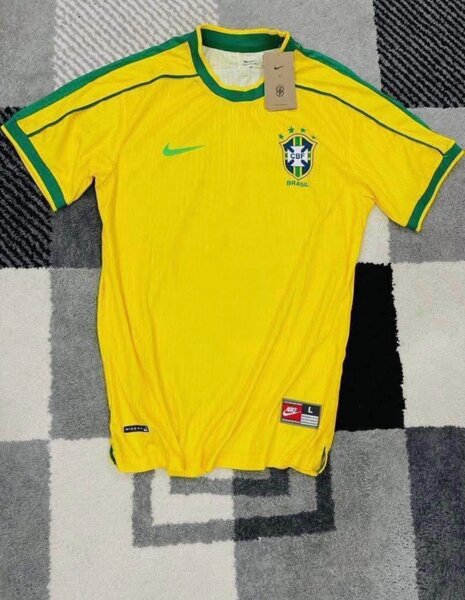 Maillot de football moderne