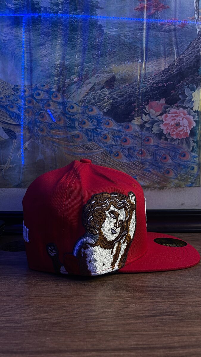 Casquette rouge brodée LA