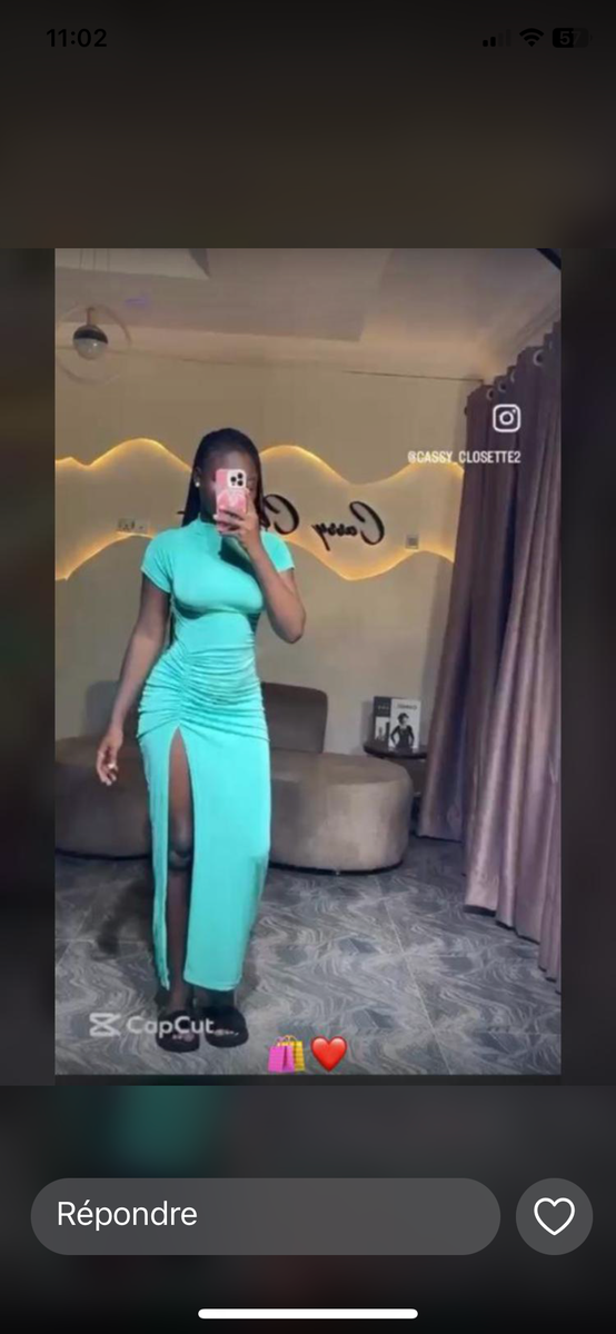 Robe Élégante Fendue