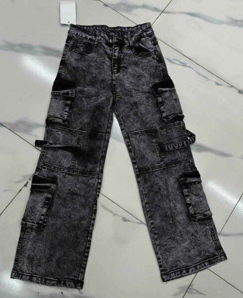 Pantalon cargo noir en denim