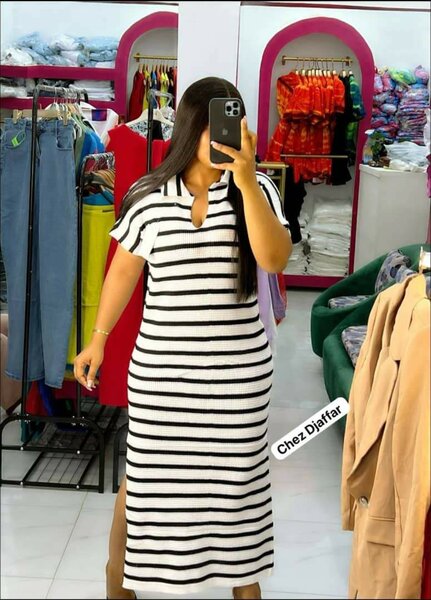 Robe rayée noire et blanche