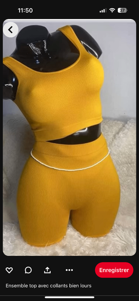 Ensemble top