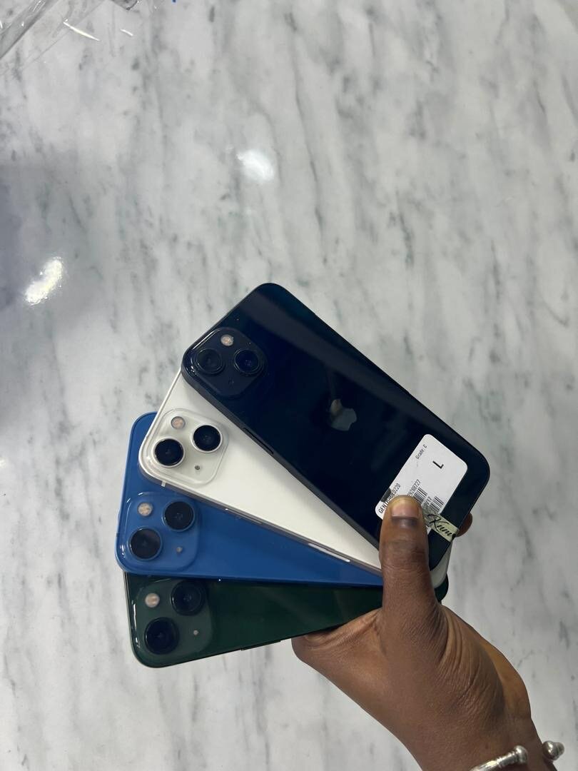 iPhone 13 128G quasi neuf