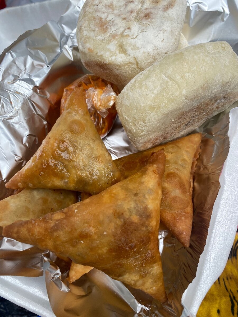 Samoussa hachée et pain facis