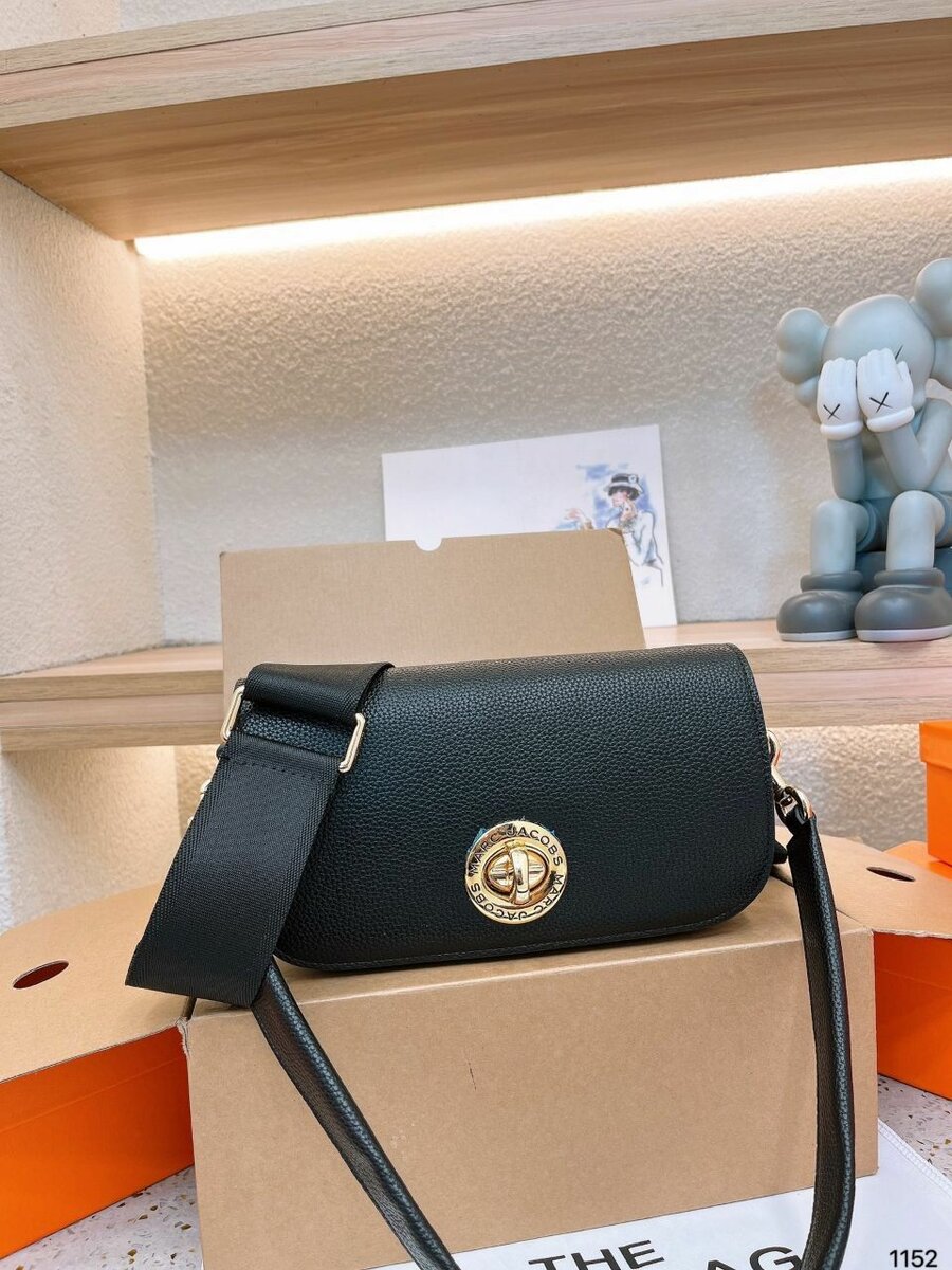 Бренд:MARC JACOBS