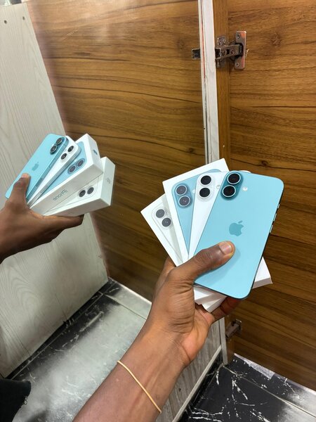 iPhone 16 Bleu Neuf