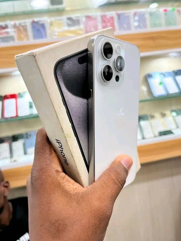 iPhone 15Pro Max 256GB Blanc