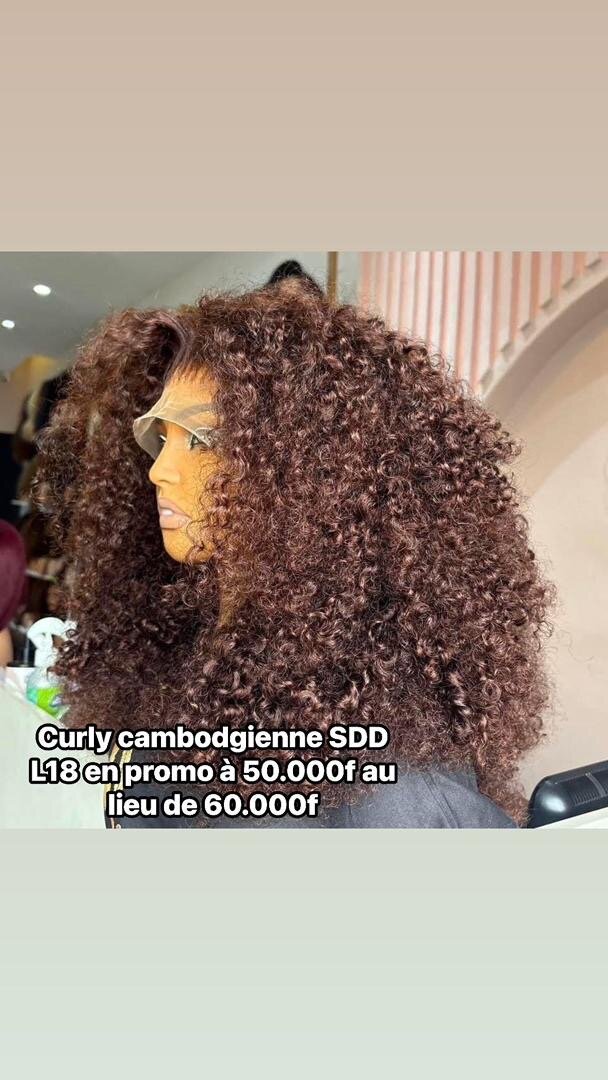 Perruque Bouclée Cambodgienne