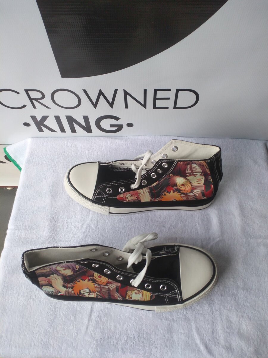 Akatsuki themed converse