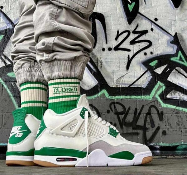 JORDAN 4
