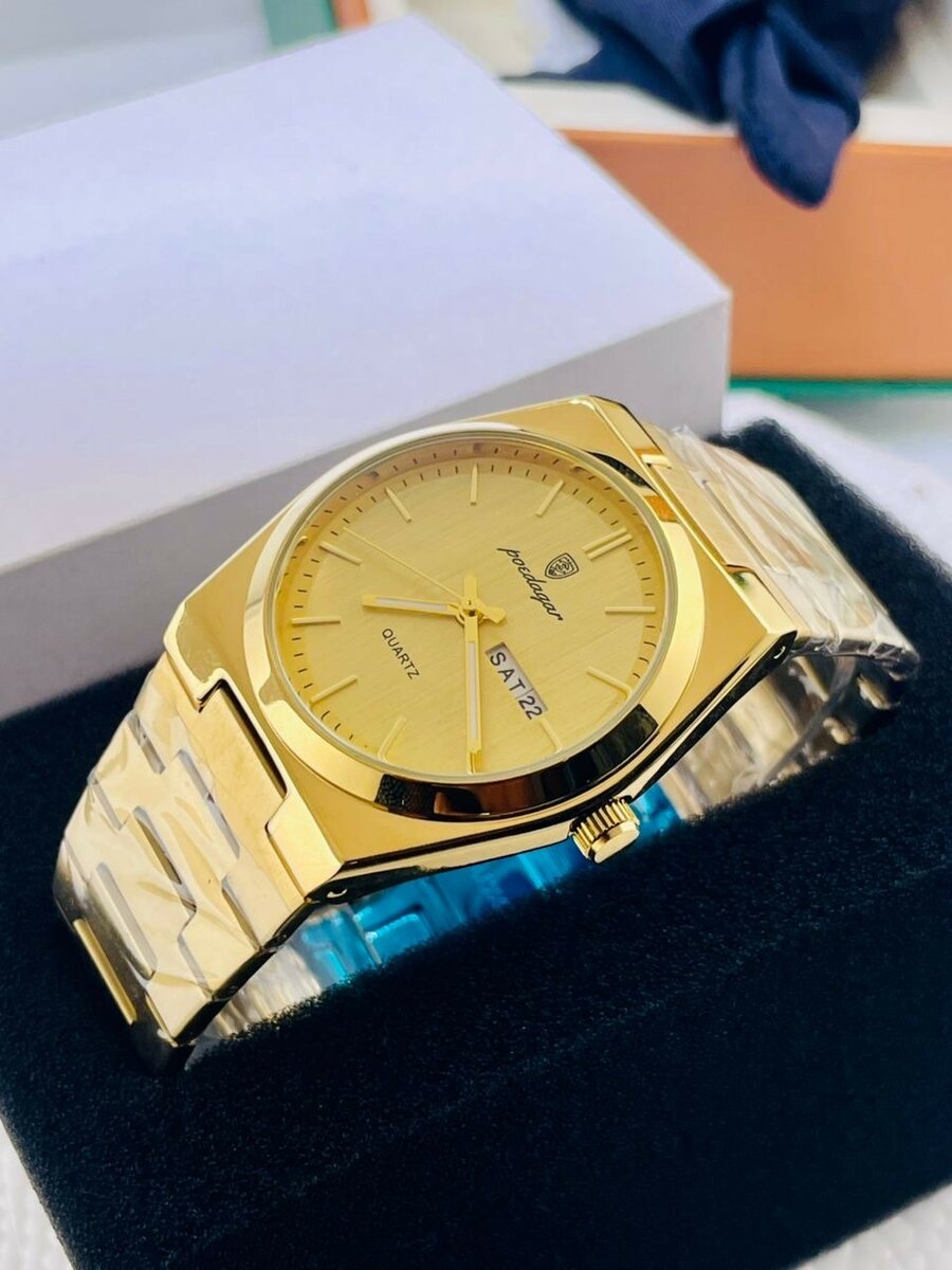 Montre en acier inoxydable élégante