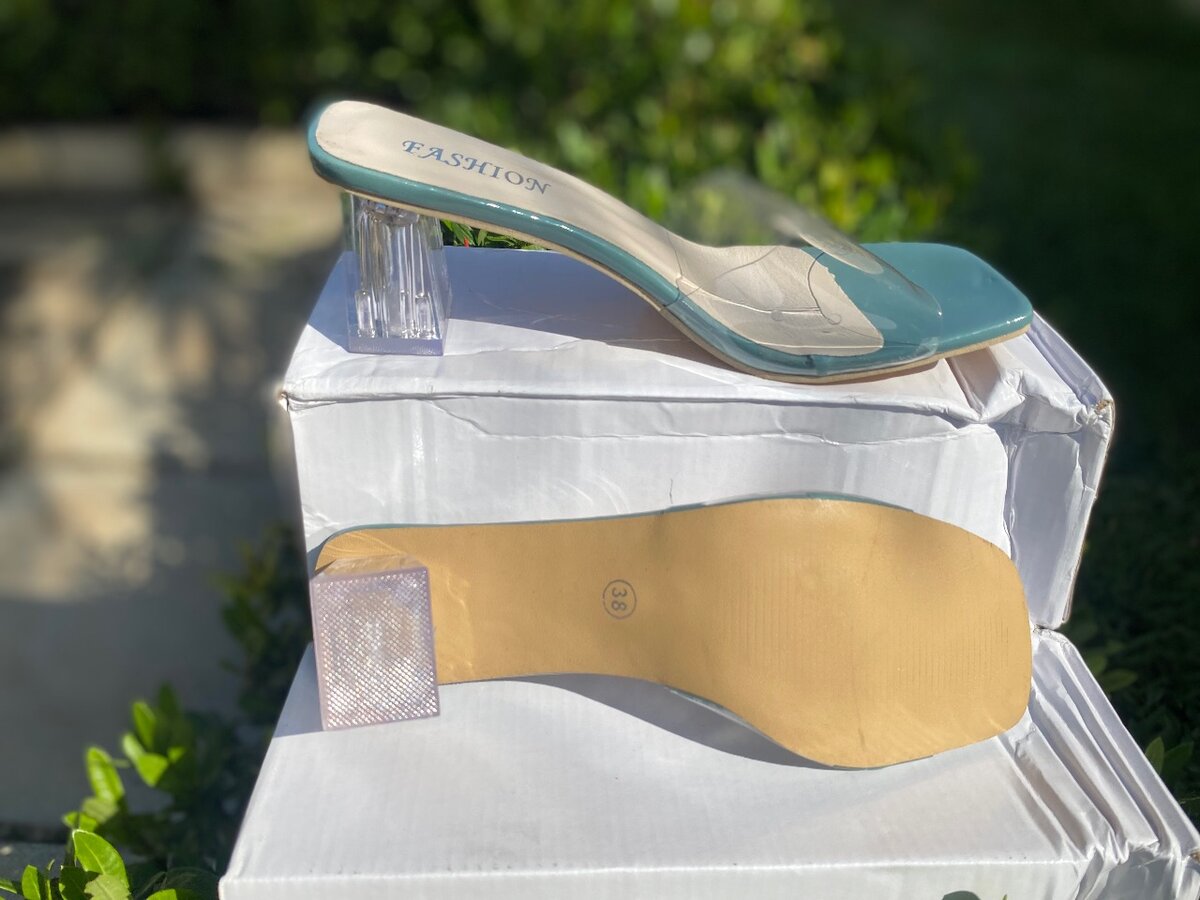 Transparent easywear heel