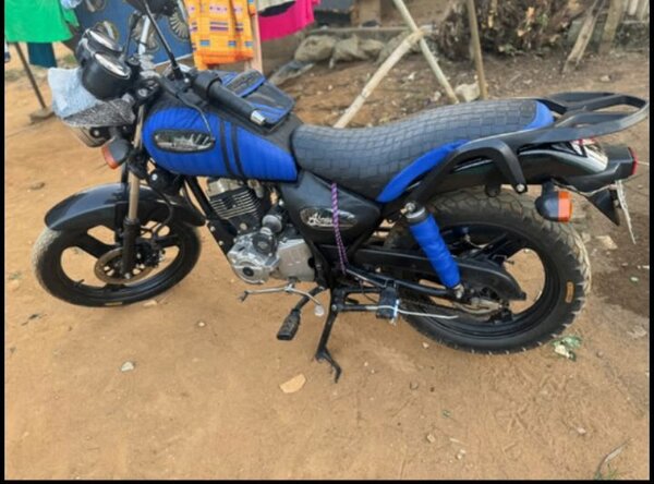 Moto élégante et puissante