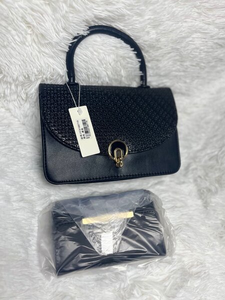 Sac à main élégant avec fermoir