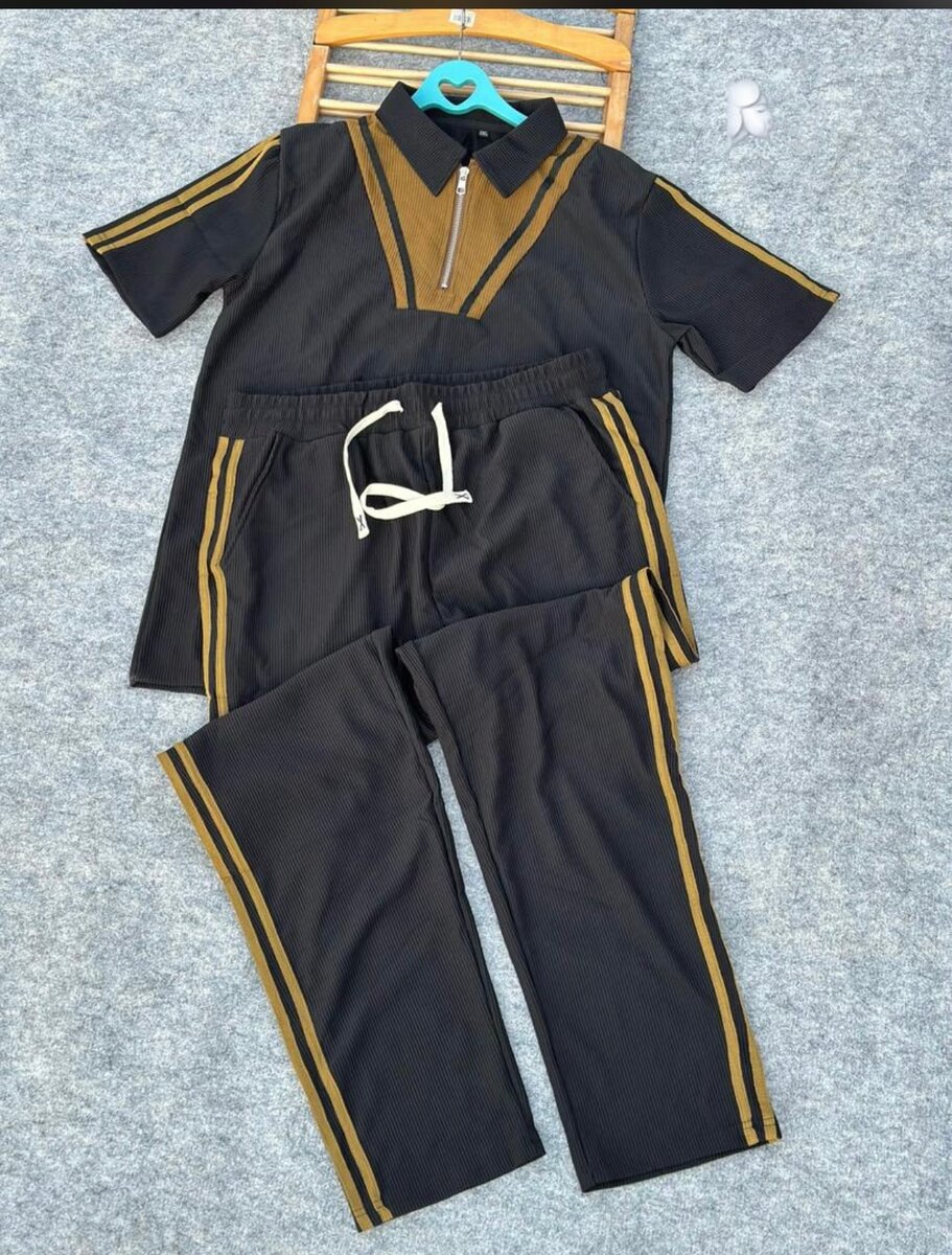 Ensemble de Survêtement Moderne