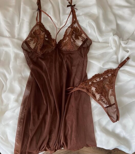 Ensemble lingerie dentelle rouge