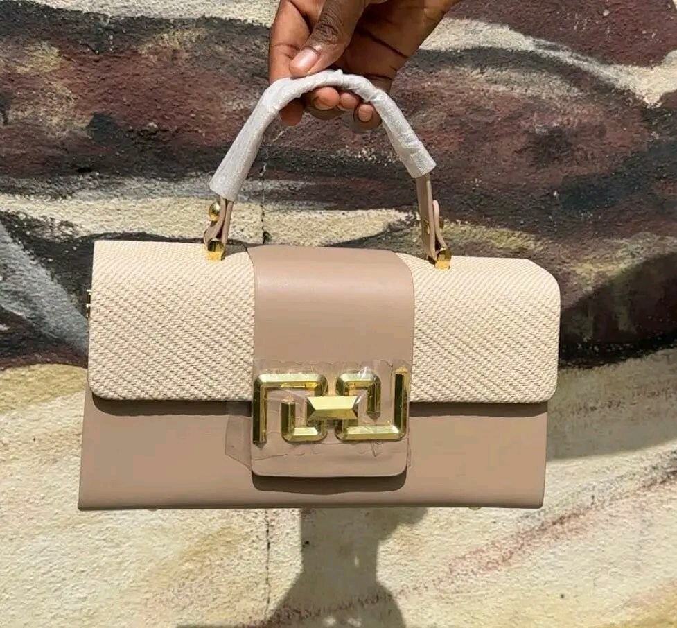 Sac à main élégant en cuir