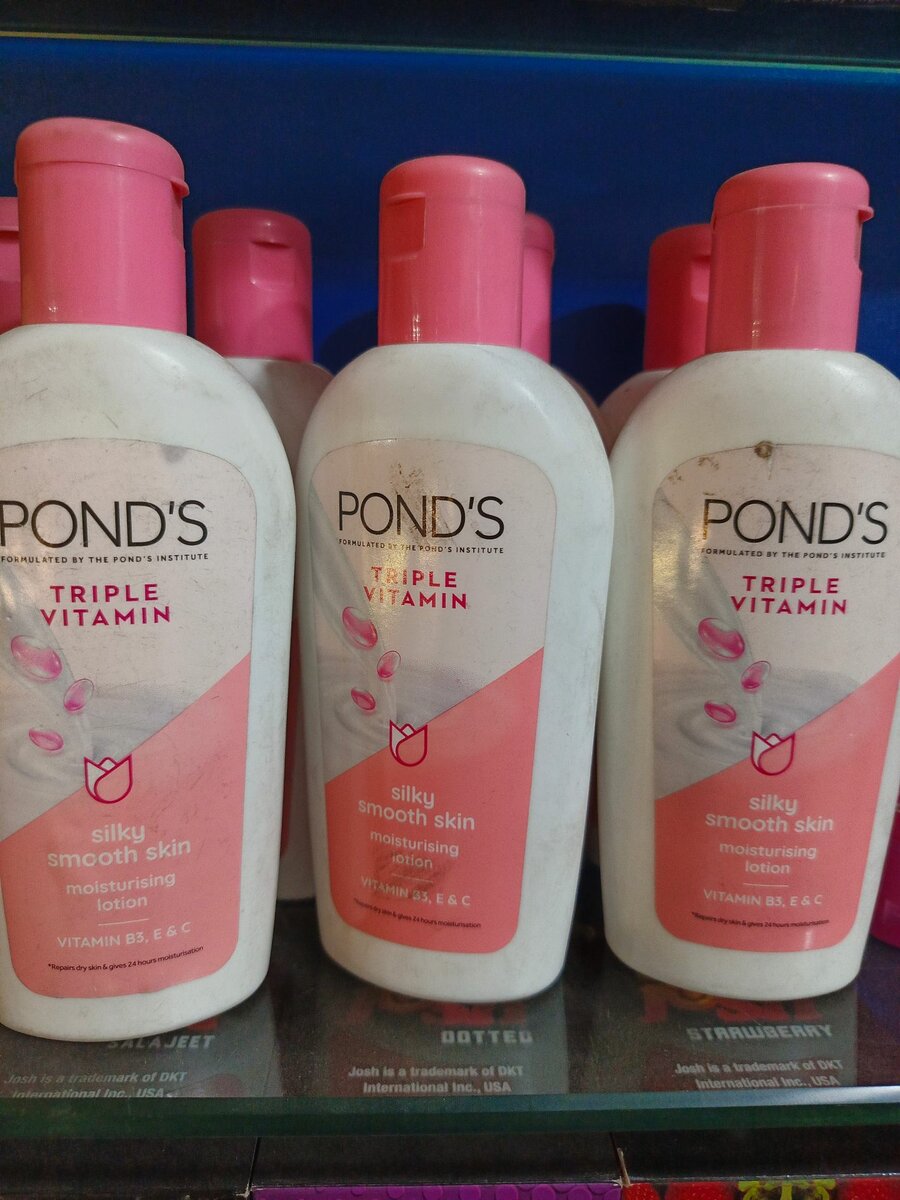 POND'S Triple Vitamin Lotoin 200ml