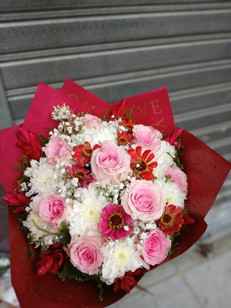 Bouquet romantique de fleurs fraîches