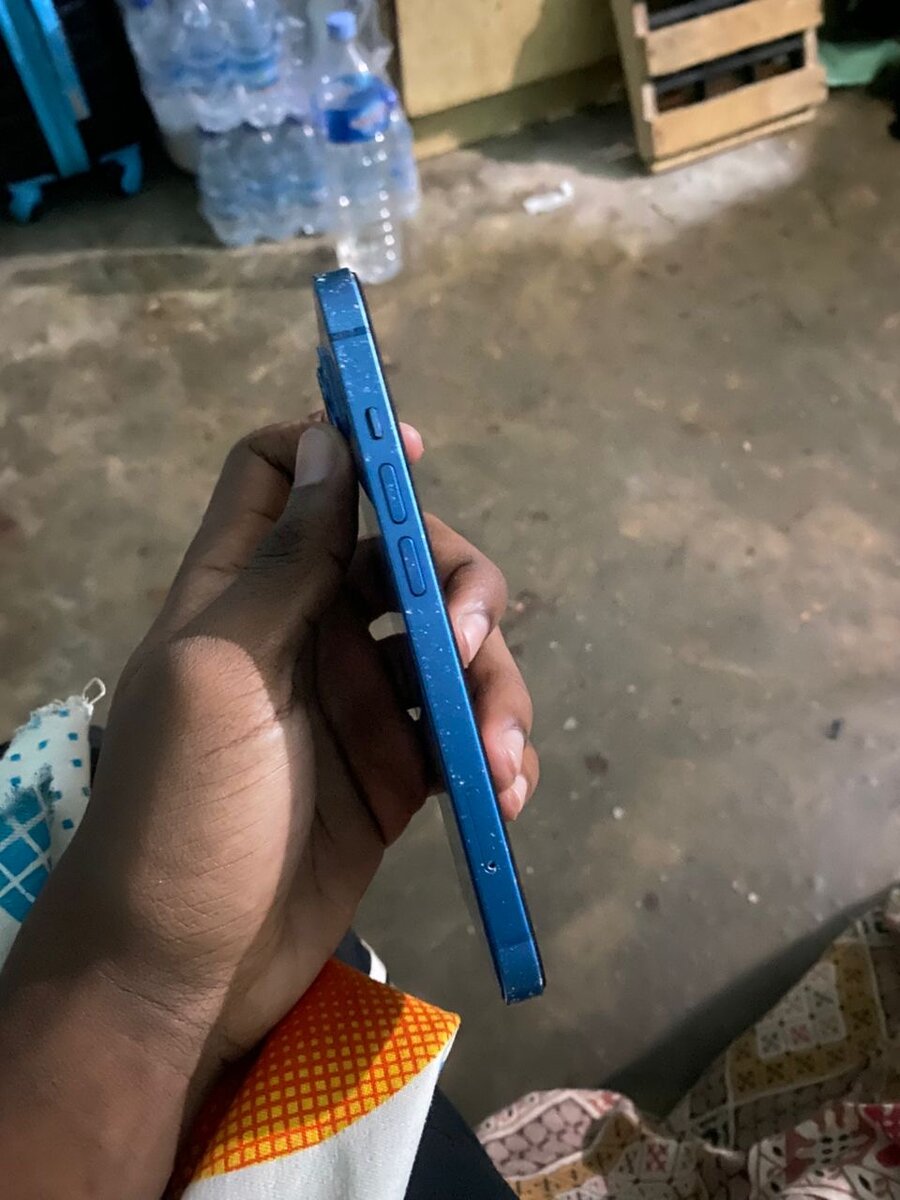 iPhone bleu dernier modèle