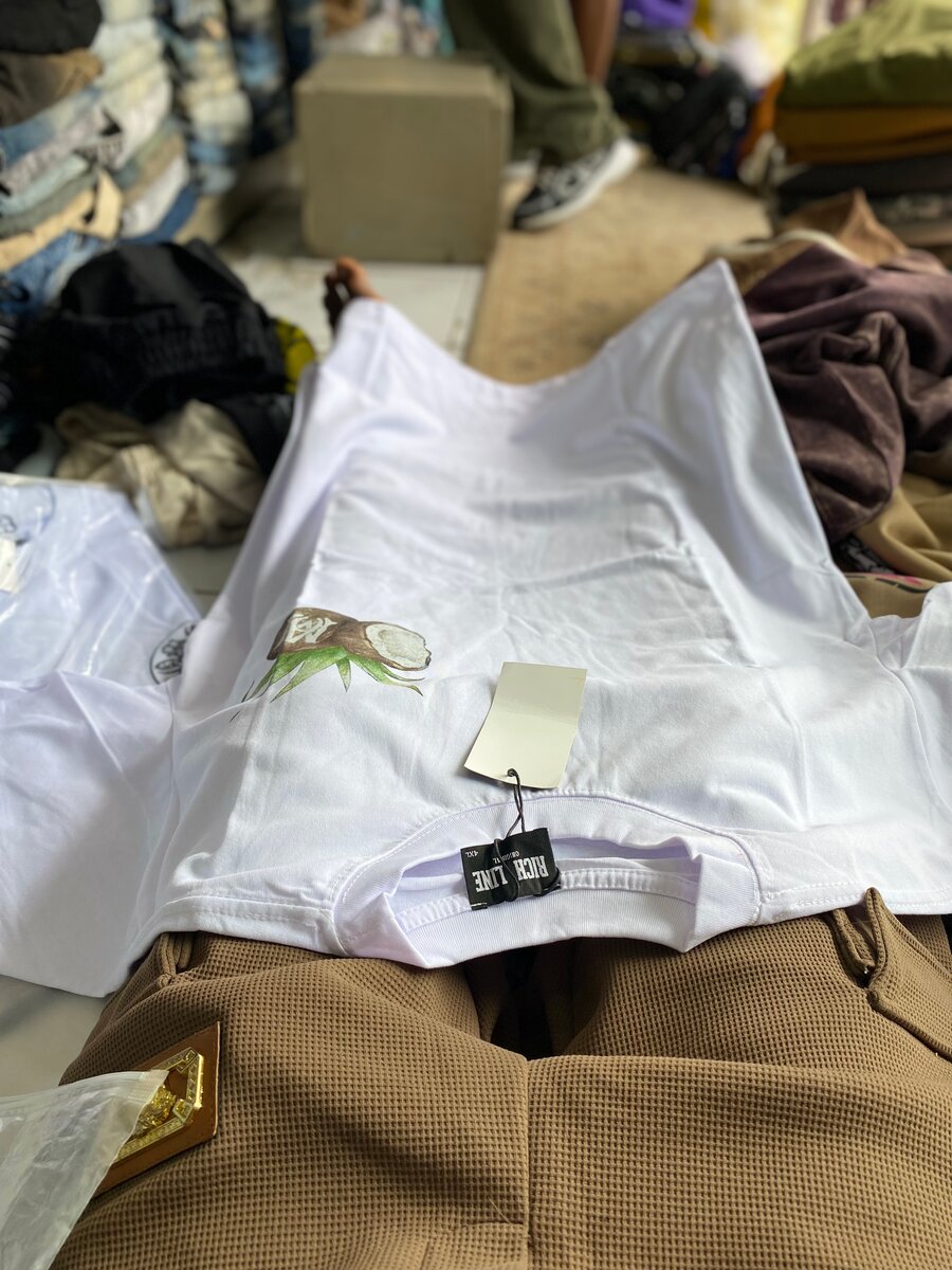 Lot de T-shirts tendance