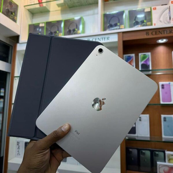 iPad avec étui élégant