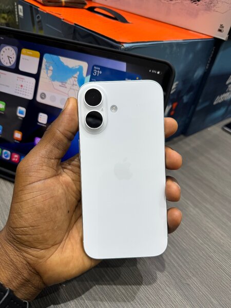 iPhone 16
