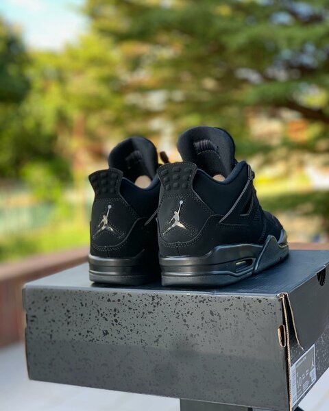 Air Jordan Retro 4 Black Cat