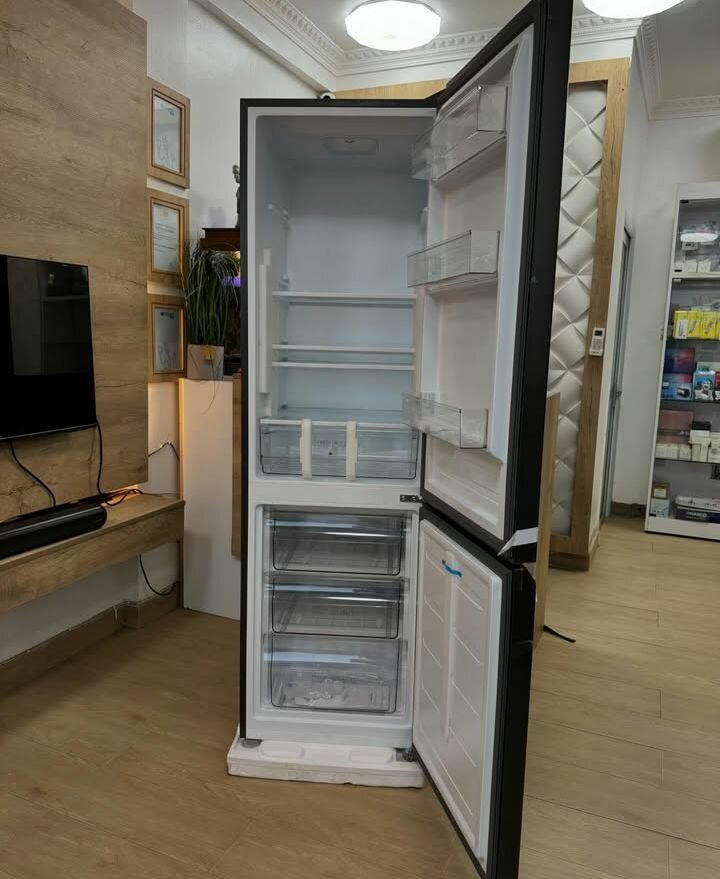 TCL 260L Bottom mount freezer