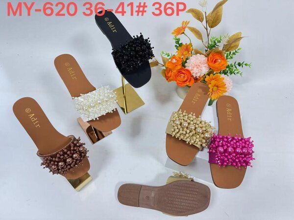 Sandales élégantes perlées