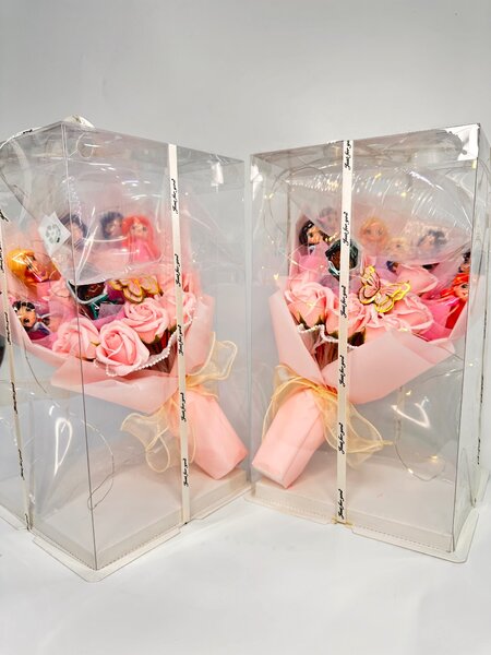 Букет кукол