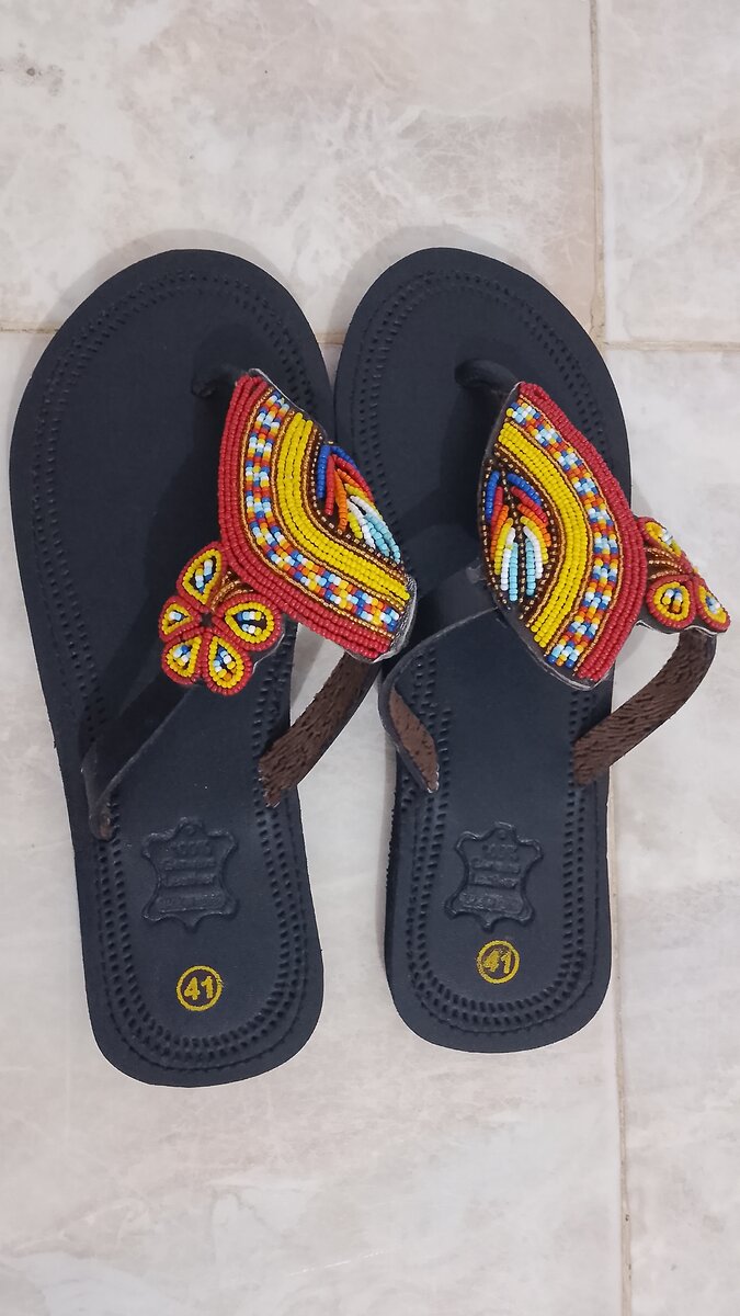 Sandales en cuir avec perles