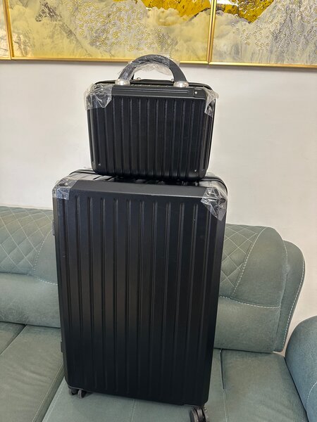 Black Luggage Set with USB