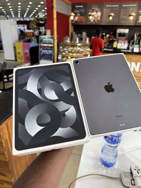 iPad Air 2022 M1 available
