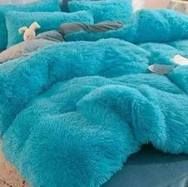 5 pieces 1 fluffy duvet cover 2 pillow cases 1 love pillow 1 bedsheet