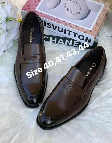 Men's classic leather shoes