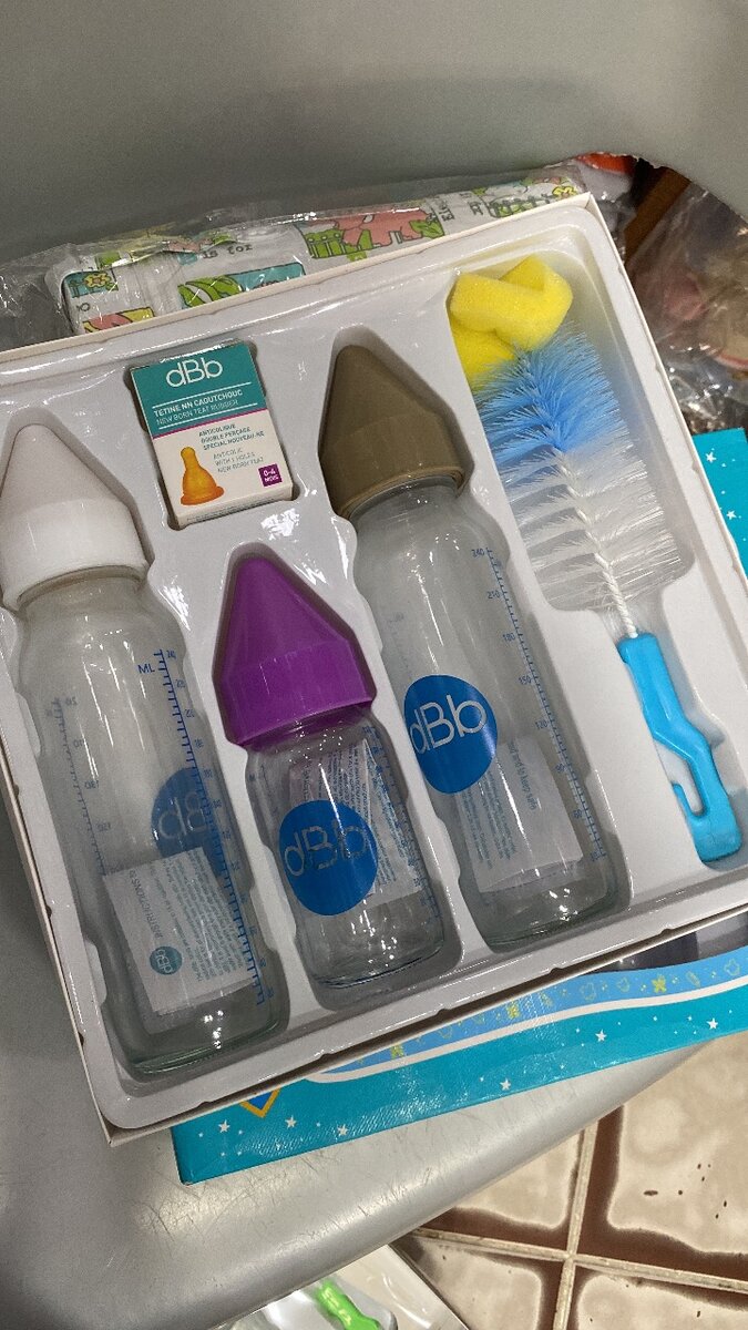 Biberon cassable et caoutchouc